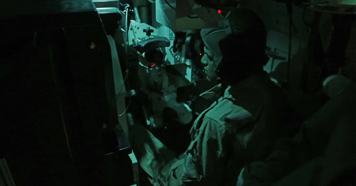 M1 Abrams-Iraqi soldier operates the Advanced Gunnery Training System in M1