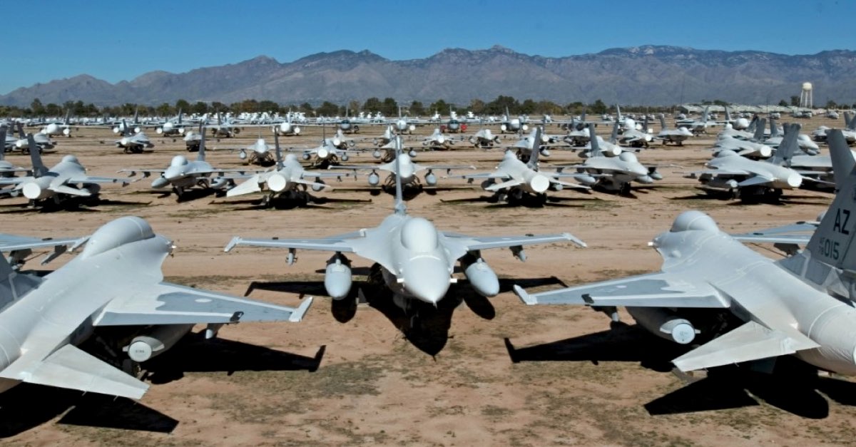 F-16s in boneyard