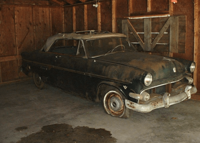 Ford Sunliner barn find