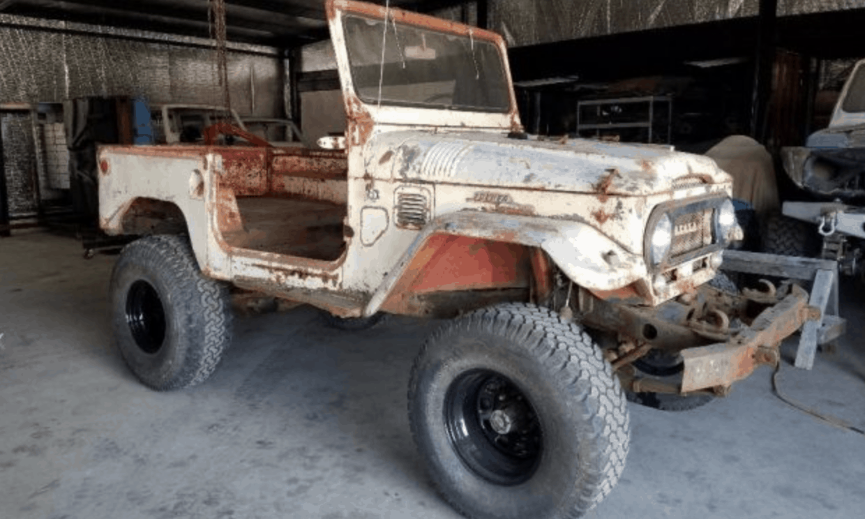 Toyota FJ40 Barn Find