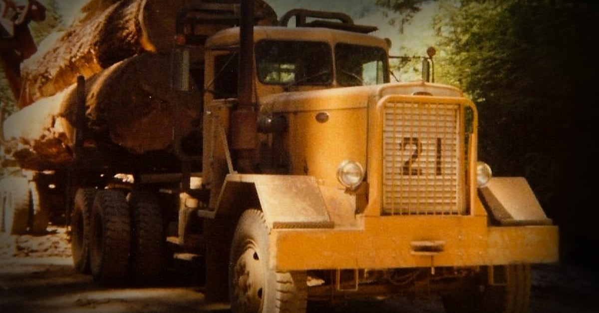 classic semi trucks brands - Peterbilt 351L Logger