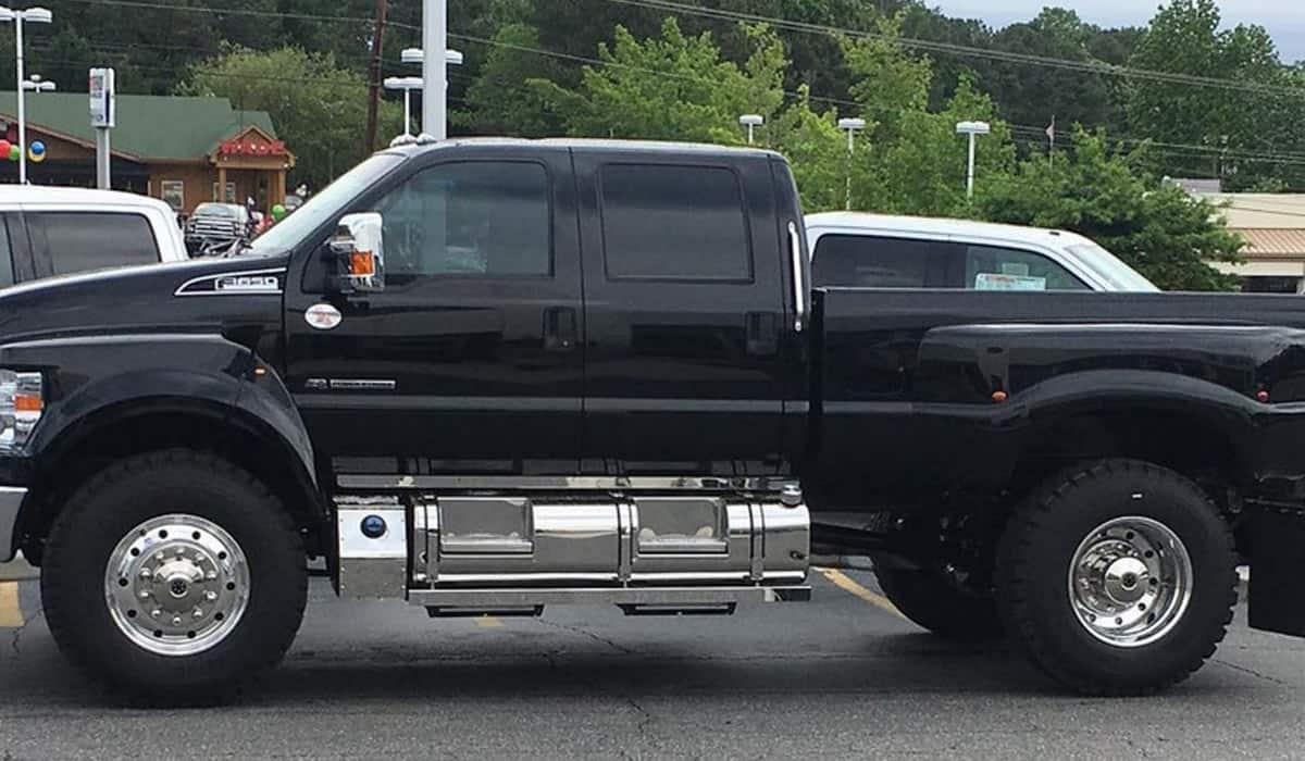 CUSTOMIZED F-650 PICKUP(carscoops)