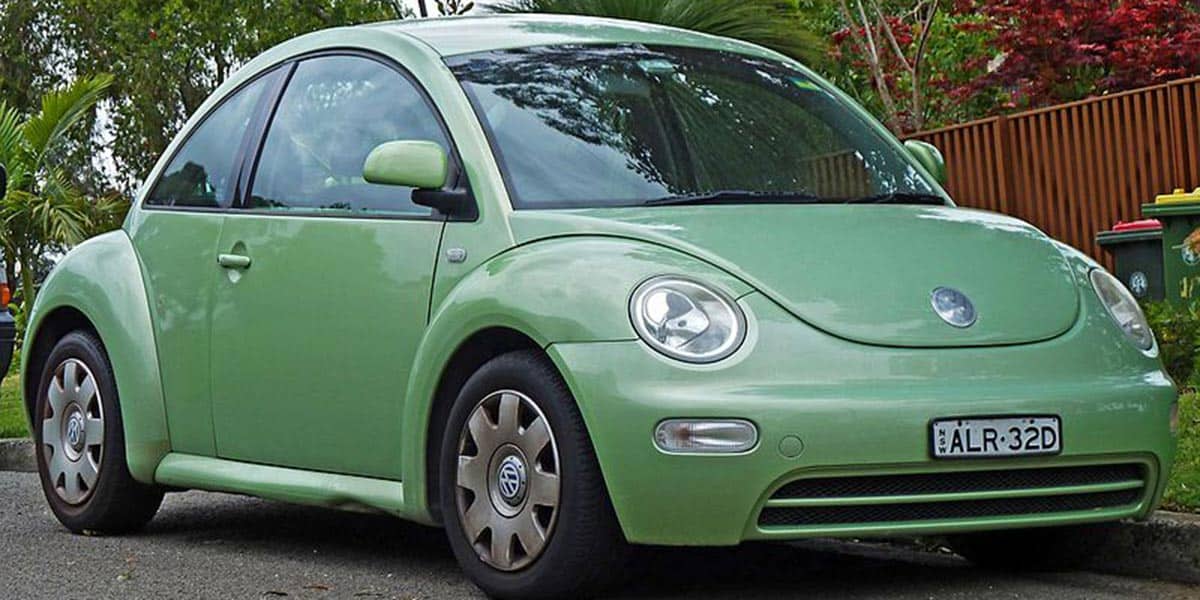 2002_Volkswagen_New_Beetle